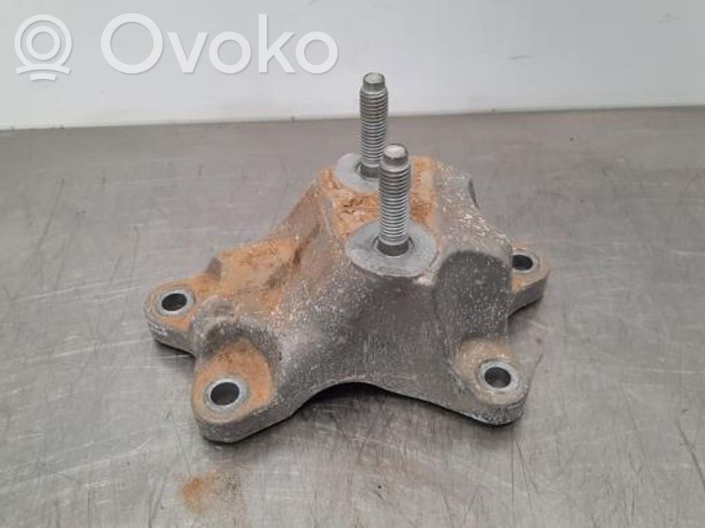 Ford Ecosport Engine mount bracket 
