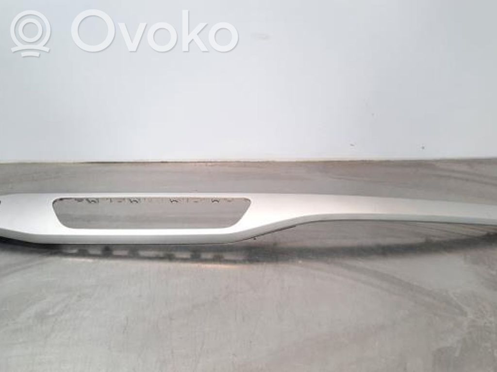 Audi A4 S4 B9 8W Kojelaudan hansikaslokeron lista 