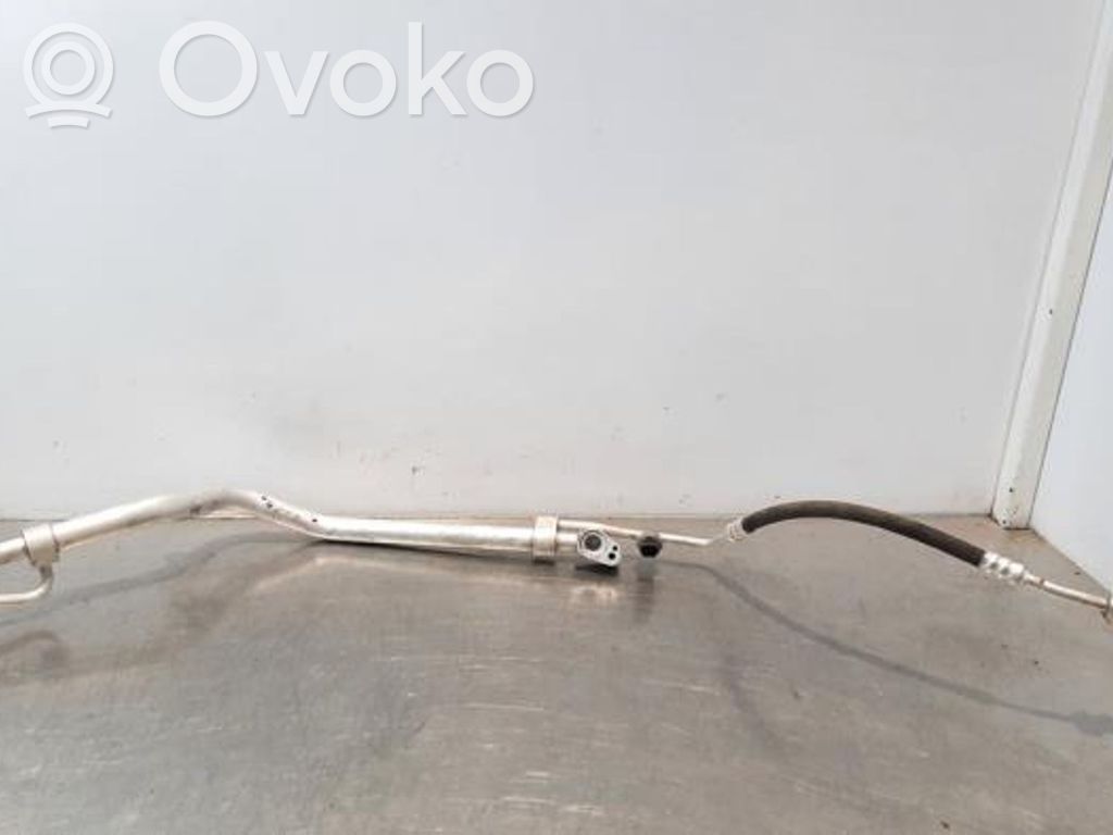 BMW X3 G01 Ilmastointilaitteen putki (A/C) 