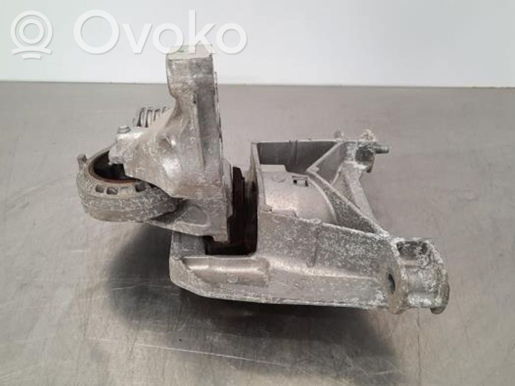Soporte de montaje del motor   A1819C03