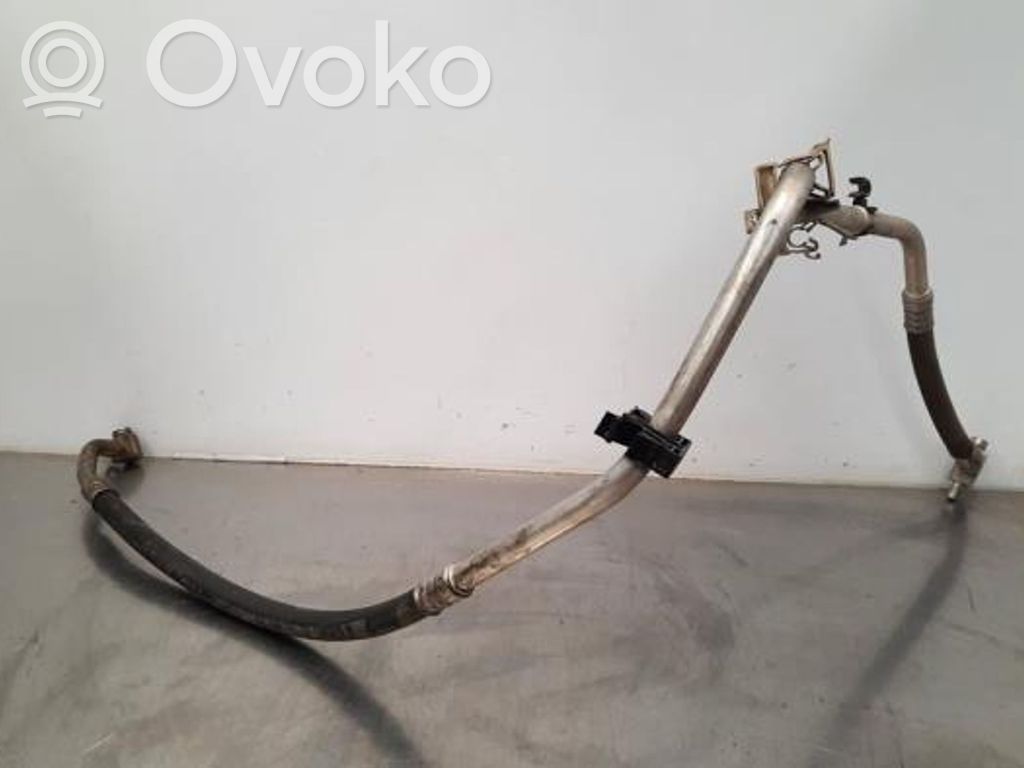 Ilmastointilaitteen putki (A/C)   1393180080
