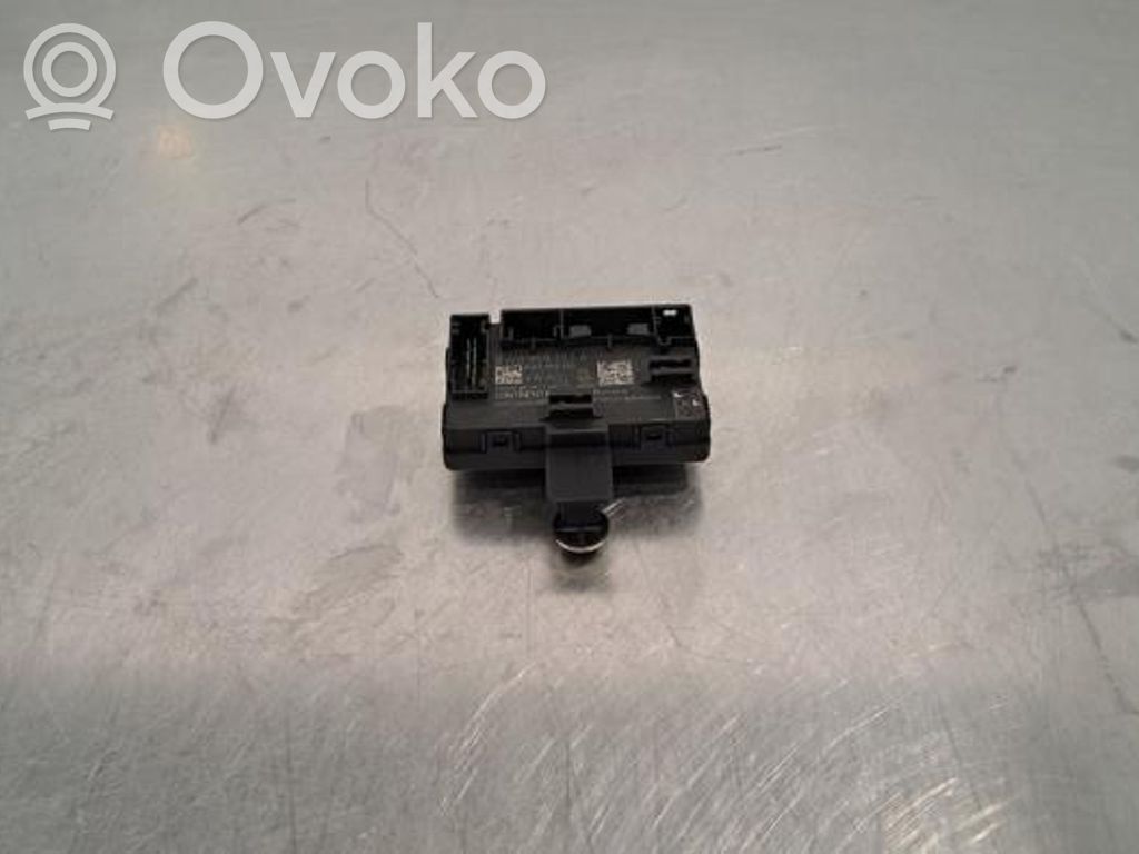 Audi A4 S4 B9 8W Oven keskuslukituksen ohjausyksikön moduuli 