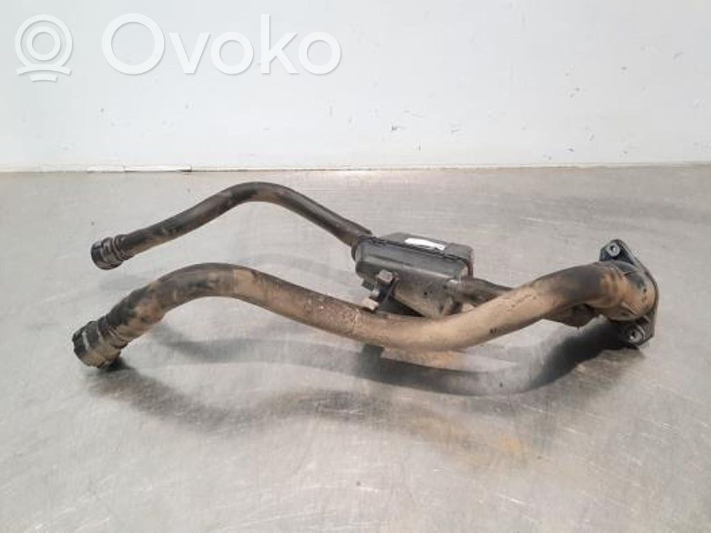 Audi A4 S4 B9 8W Wąż / Przwód płynu AdBlue 