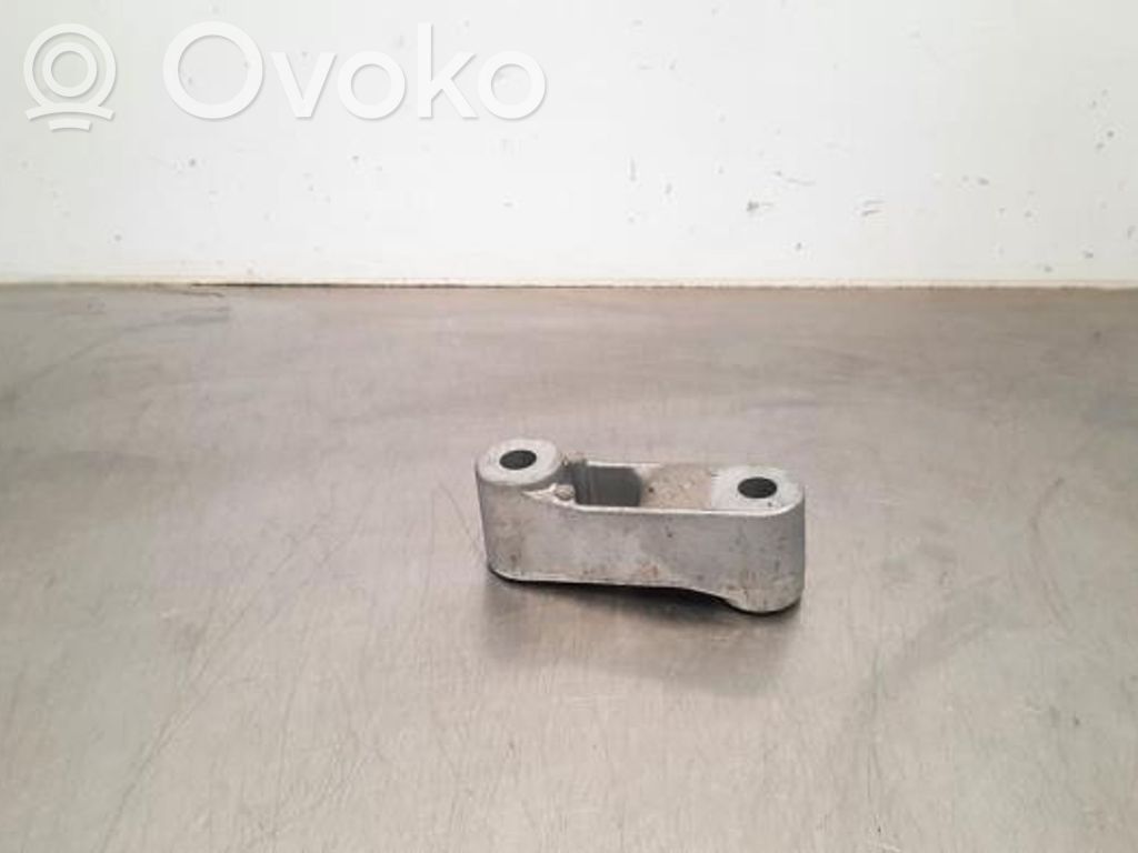 Engine mount bracket   113321019R,113321019R