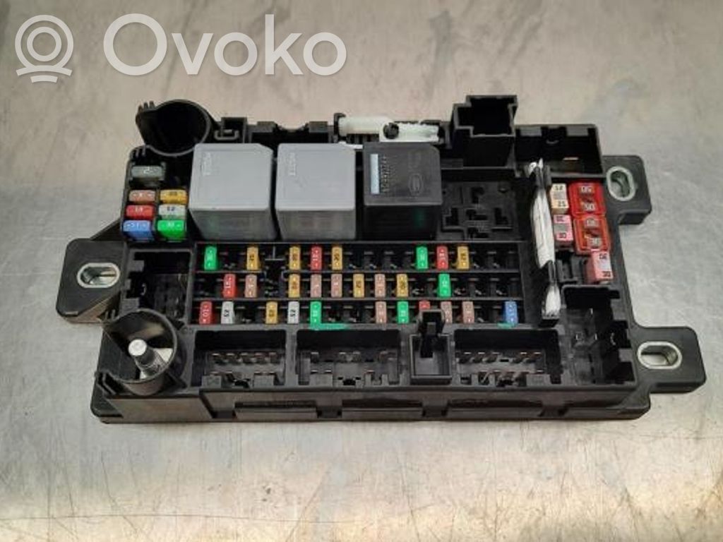 Fuse box set   M8D214N030AA,J9C26912,J9C26912