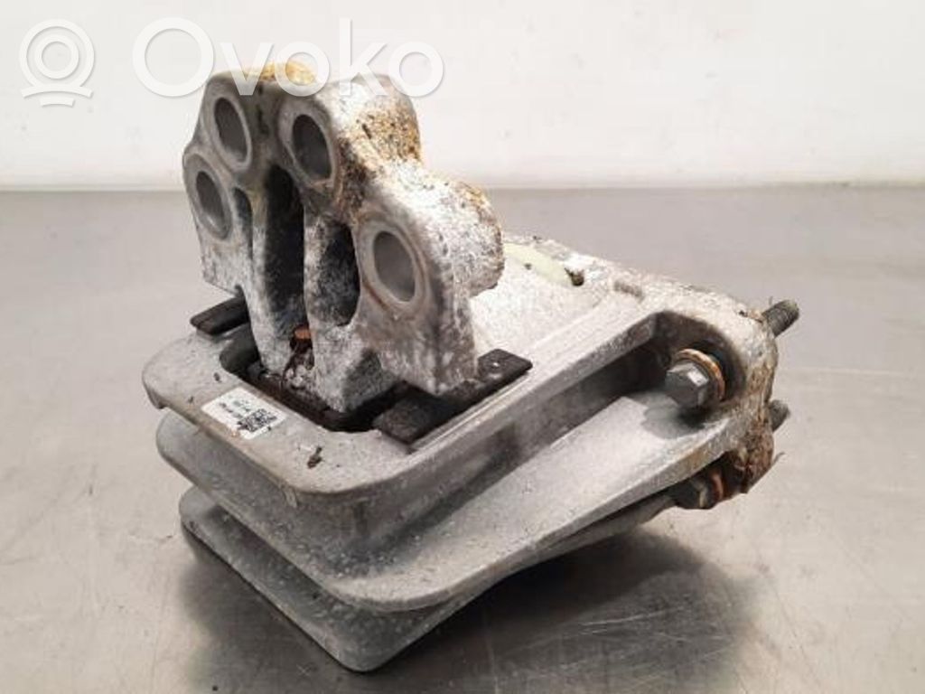 Engine mount bracket   GK216F012CC,2009954,2009954