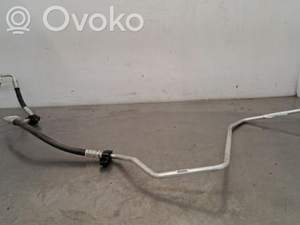 Ilmastointilaitteen putki (A/C)   924904561R,924904561R