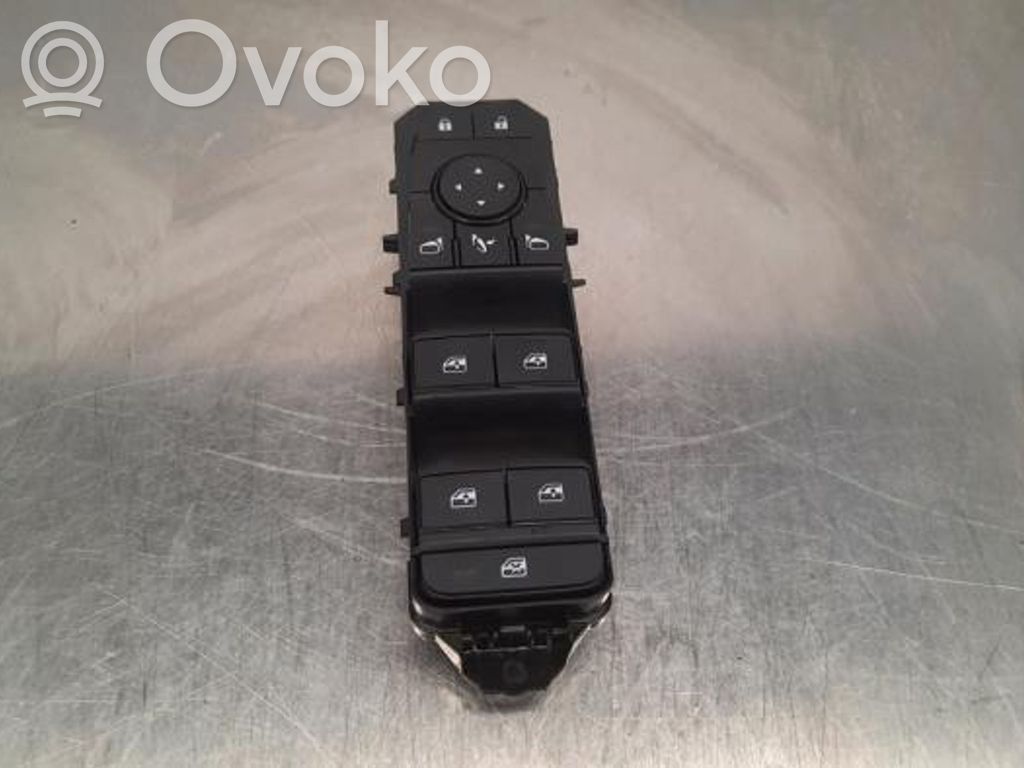 Nissan Qashqai J12 Interruttore di controllo dell’alzacristalli elettrico 