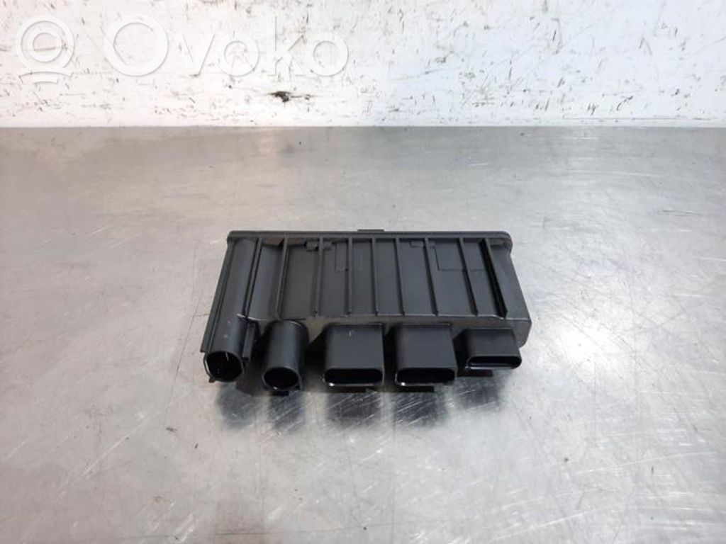 BMW 2 F46 Engine control unit/module 