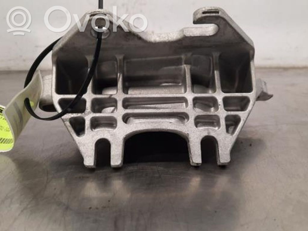 Renault Captur II Engine mount bracket 