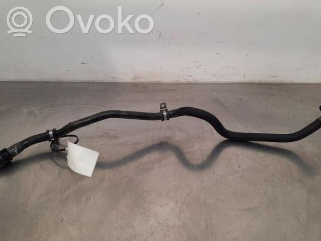 Mercedes-Benz C W205 Tubo flessibile del liquido di raffreddamento del motore