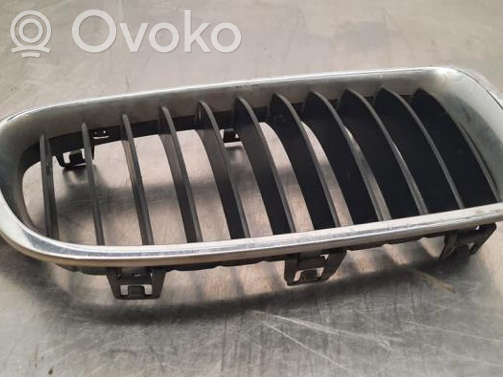 BMW 3 F30 F35 F31 Griglia superiore del radiatore paraurti anteriore 