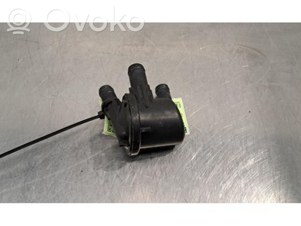 Volvo XC90 Engine coolant pipe/hose 
