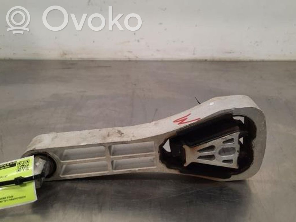 Volvo XC90 Engine mount bracket 