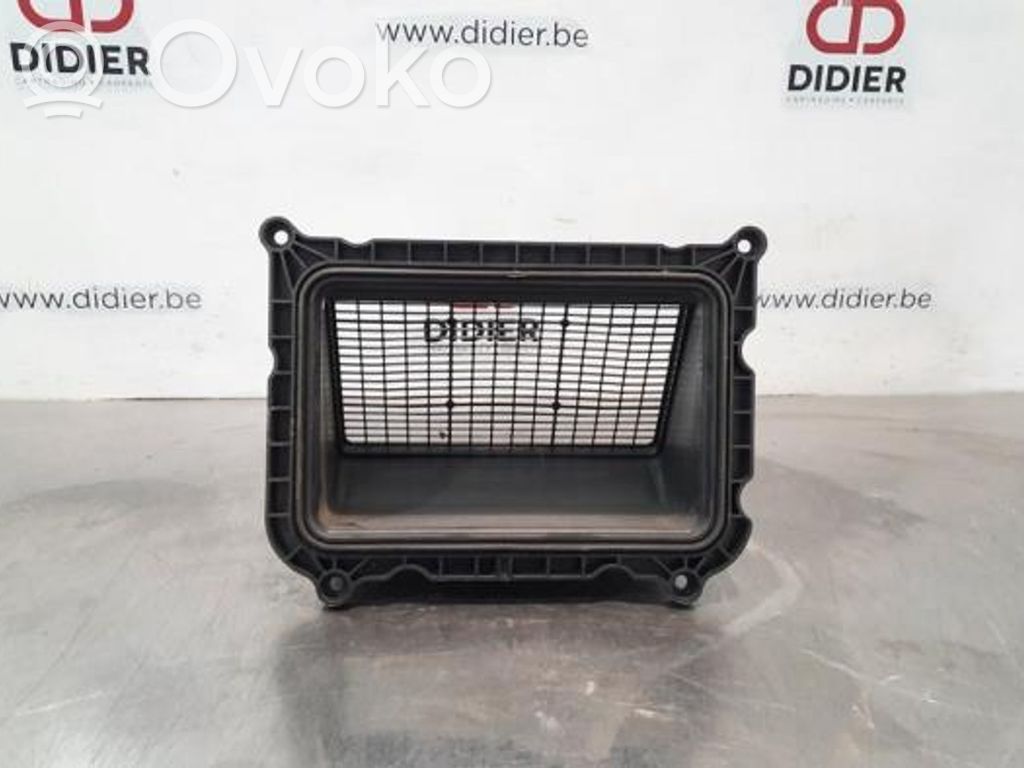 Audi e-tron Intercooler air guide/duct channel 