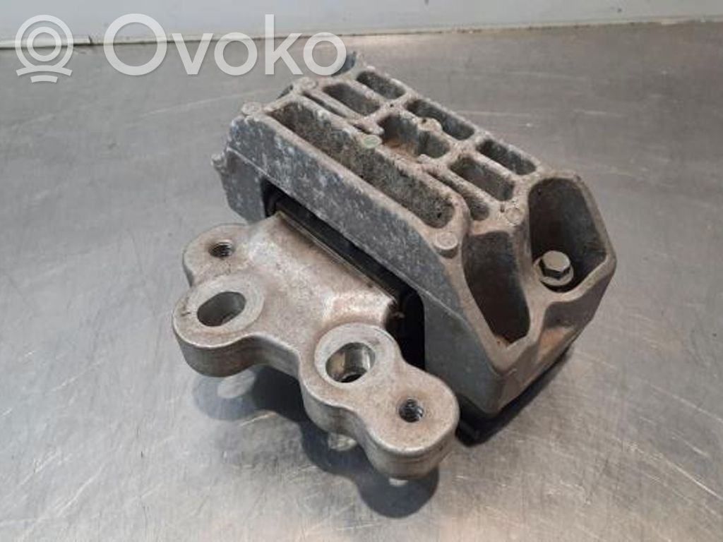 Engine mount bracket