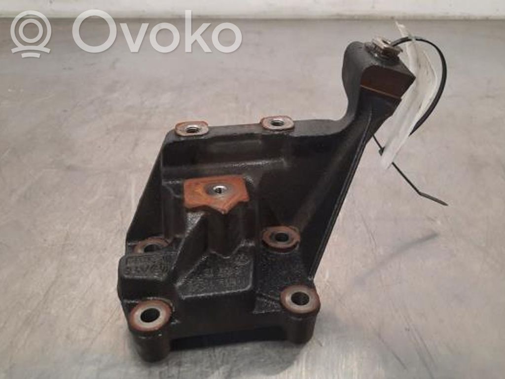 Engine mount bracket   05L131425E,05L131425F,05L131425F