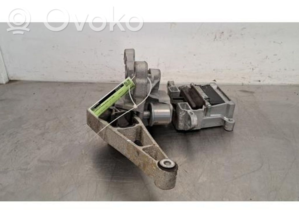 Land Rover Evoque I Engine mount bracket 