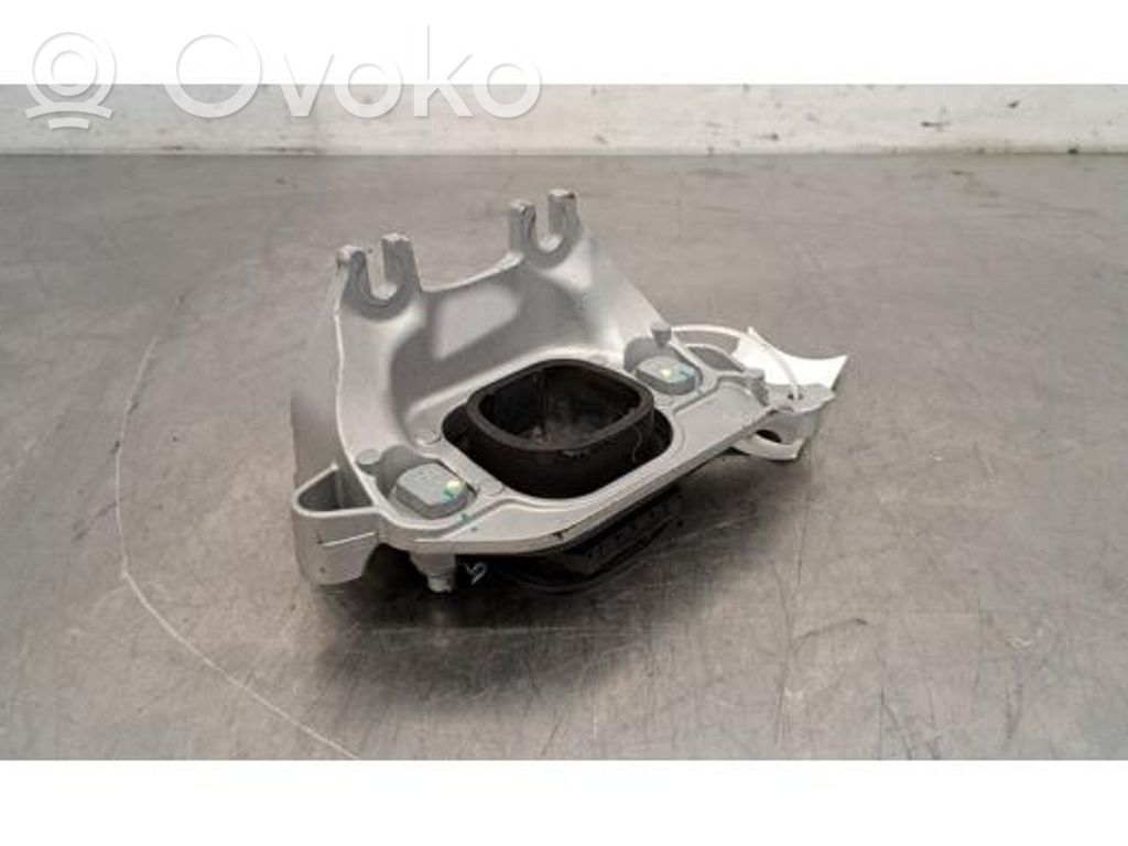 Renault Arkana Engine mount bracket 