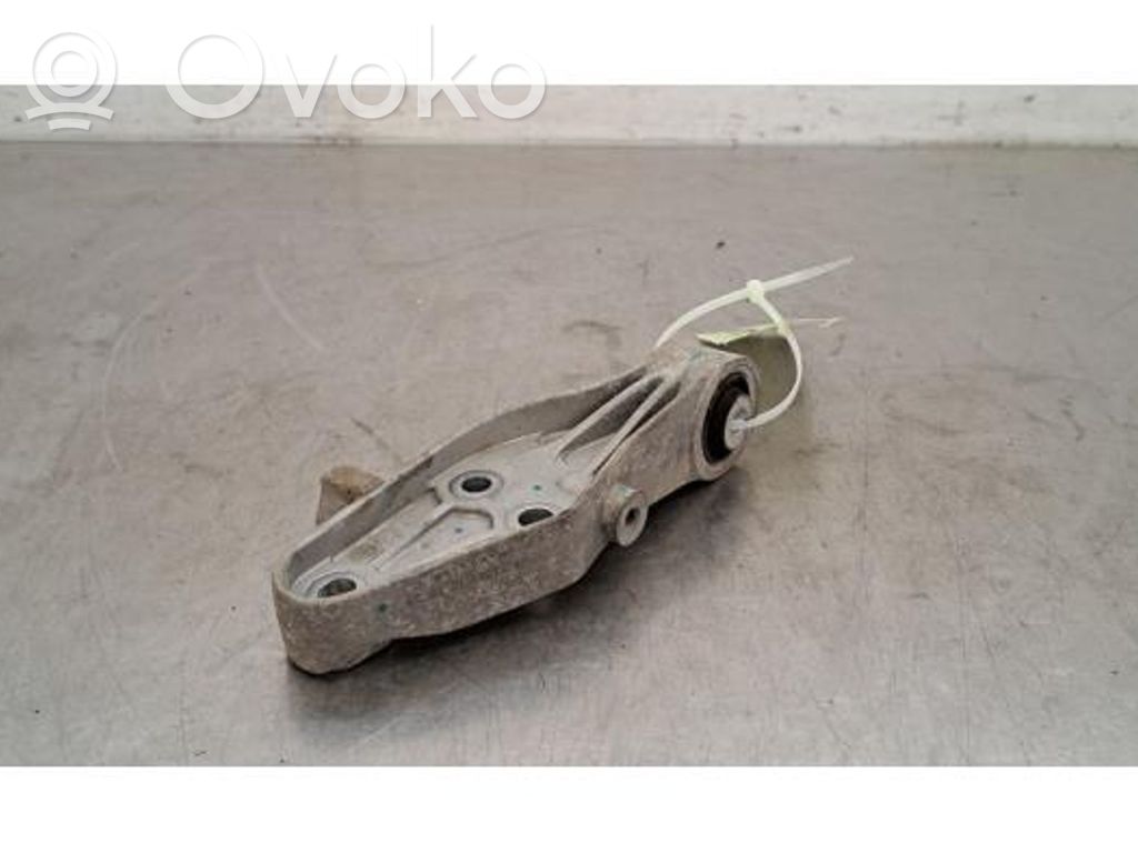 Volvo XC40 Gearbox mounting bracket 