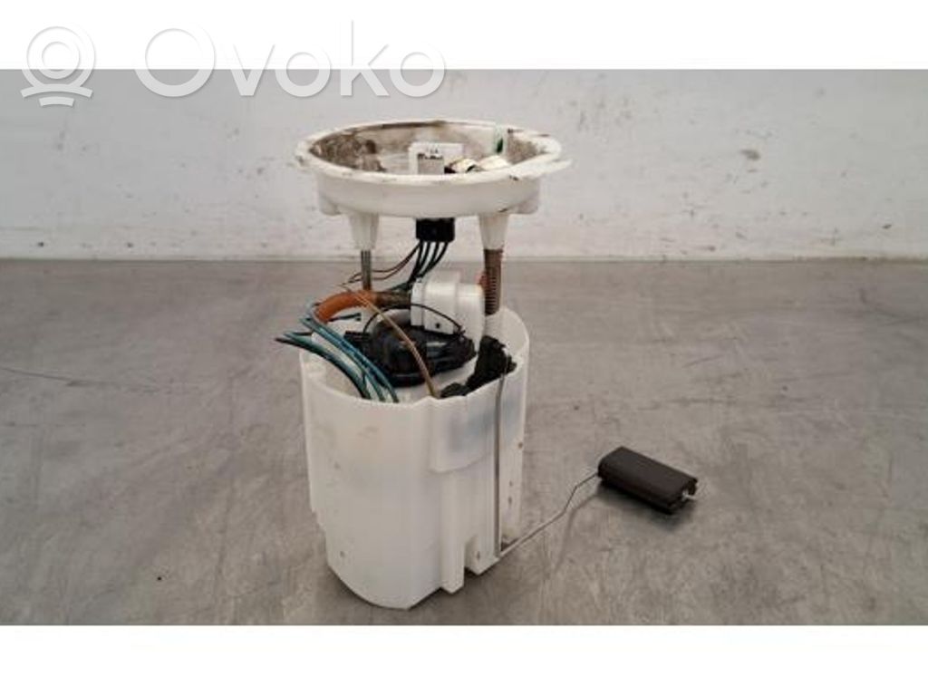 BMW 2 F45 Bomba interna de combustible