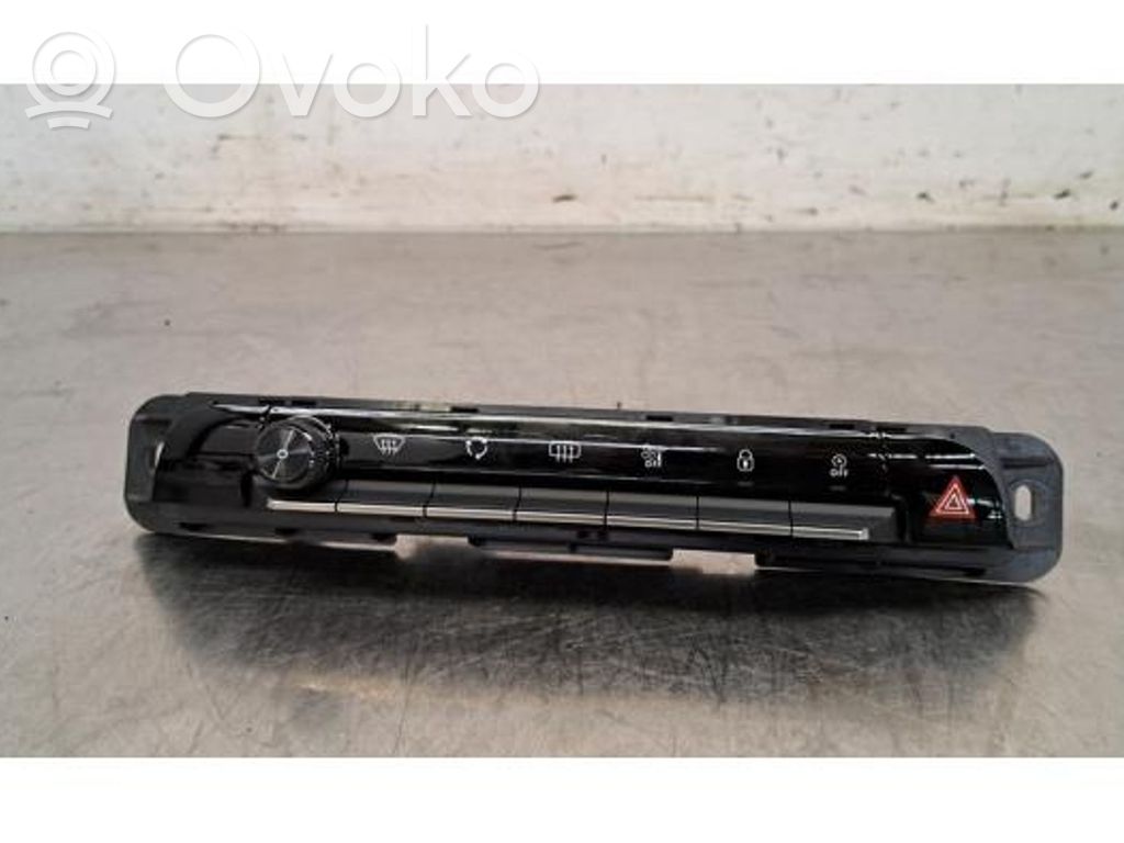 Citroen C5 Aircross Przycisk świateł awaryjnych 