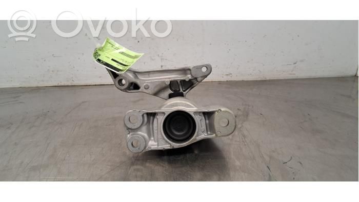 Renault Arkana Engine mount bracket 