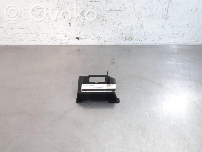 Renault Espace V (RFC) GPS-pystyantenni 
