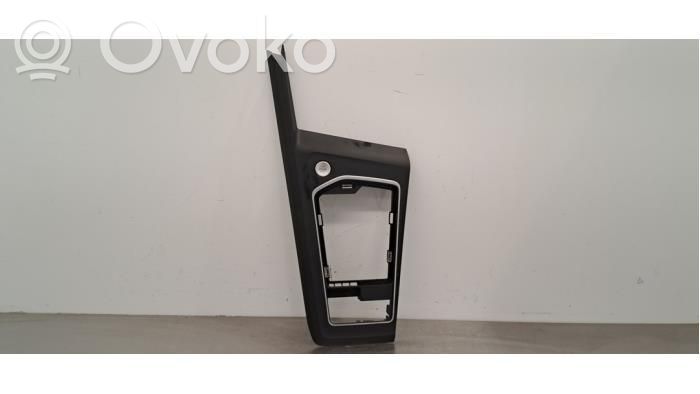 Volkswagen Golf VIII Consola central 