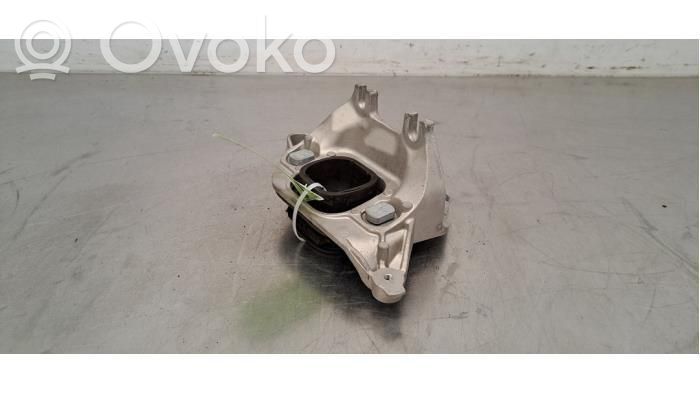 Renault Arkana Engine mount bracket 