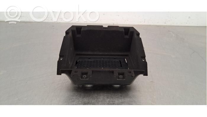 Land Rover Range Rover Sport L461 Moduł ładowania bezprzewodowego 