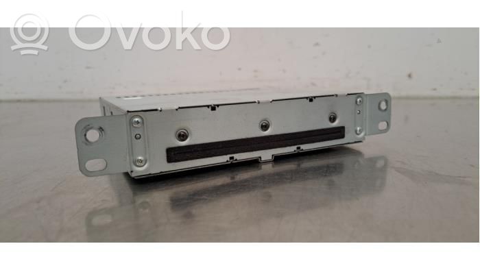 Panel / Radioodtwarzacz CD/DVD/GPS