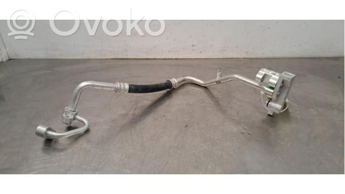 Ilmastointilaitteen putki (A/C)   4KE816727E,4KE816727E,4KE816727D,4M0816805B