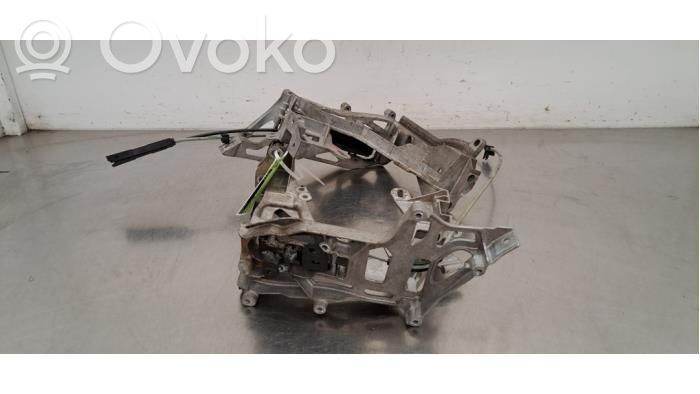 Mercedes-Benz C W205 Staffa faro/fanale