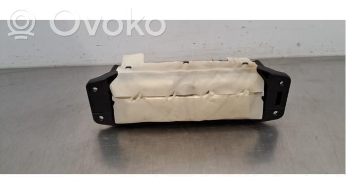 Mercedes-Benz C W205 Keleivio oro pagalvė 