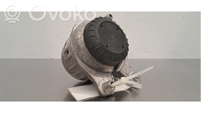 Mercedes-Benz C W205 Supporto di montaggio del motore