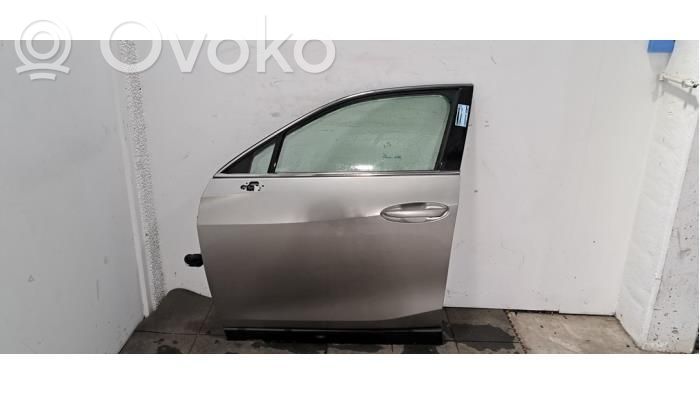 Lexus UX Puerta delantera 