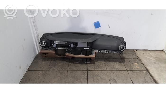 Panelis   A2136809404