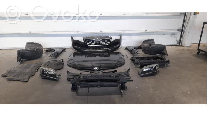 Skoda Superb B8 (3V) Kit bară față 