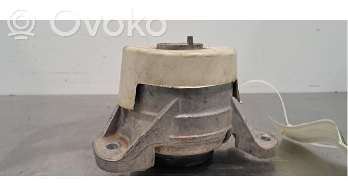 Engine mount bracket   A2932400200,A2932400200