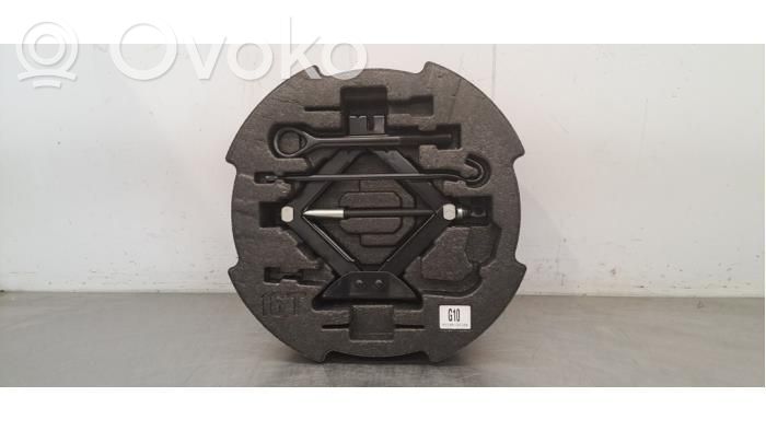 KIA Pro Cee'd III Tool set 
