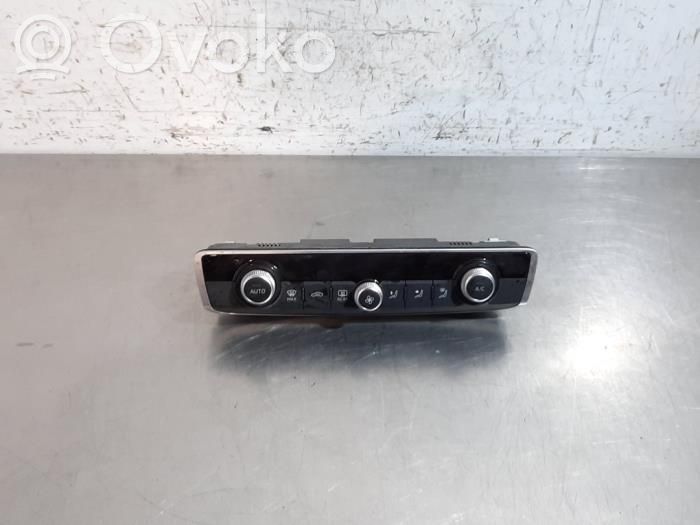 Audi A1 Climate control unit 
