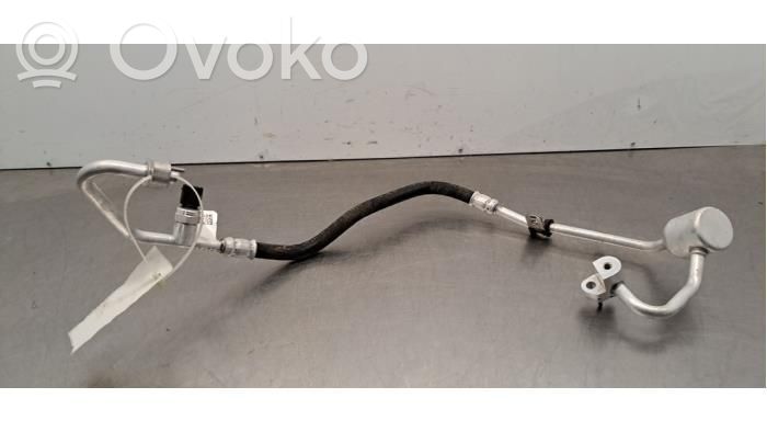 Ilmastointilaitteen putki (A/C)   64535A35847