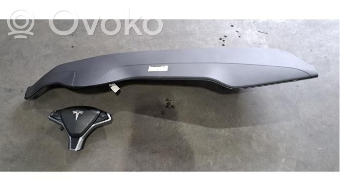 Tesla Model X Zestaw poduszek powietrznych z panelem 