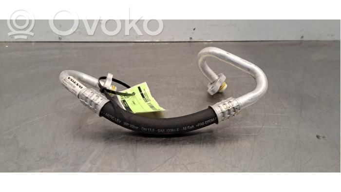Volvo EC40 Ilmastointilaitteen putki (A/C) 