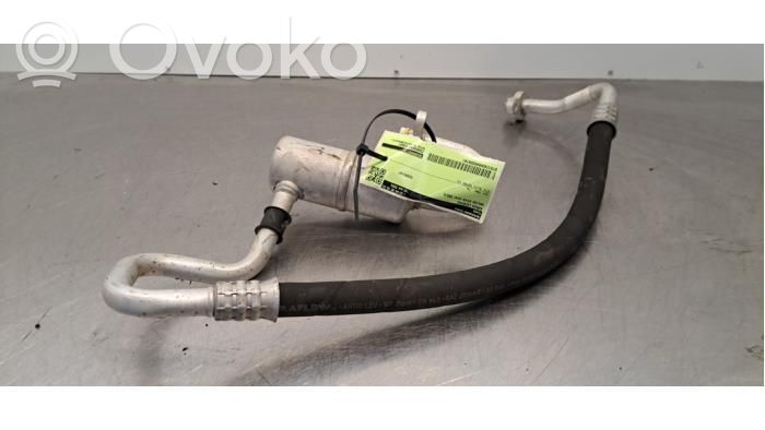 Volvo XC40 Ilmastointilaitteen putki (A/C) 