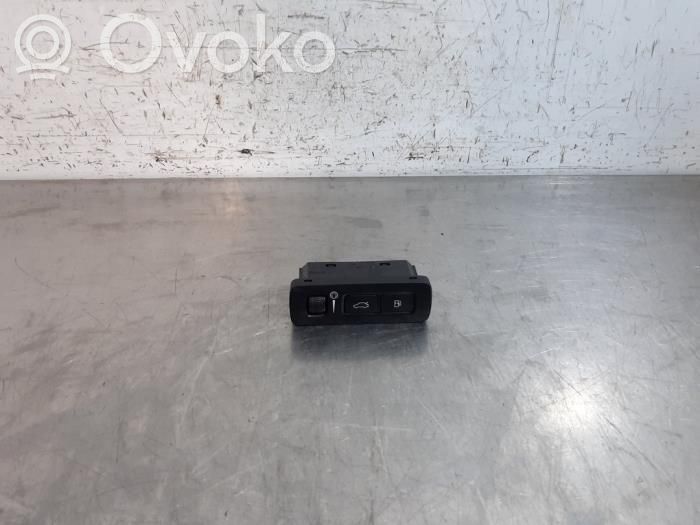 Tailgate/trunk/boot open switch   31443874