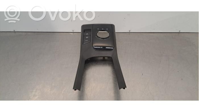 MG MG3 III Consola central 