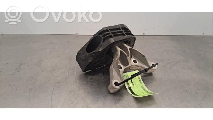 Opel Mokka B Engine mount bracket 