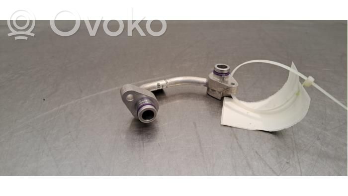 Porsche Taycan 9J1 Ilmastointilaitteen putki (A/C) 